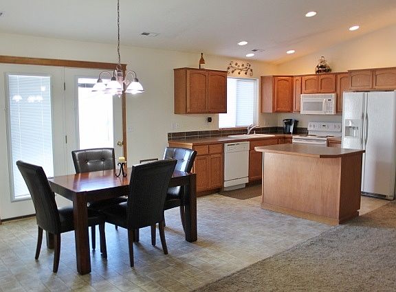 4th image of 8207 Hudson Dr