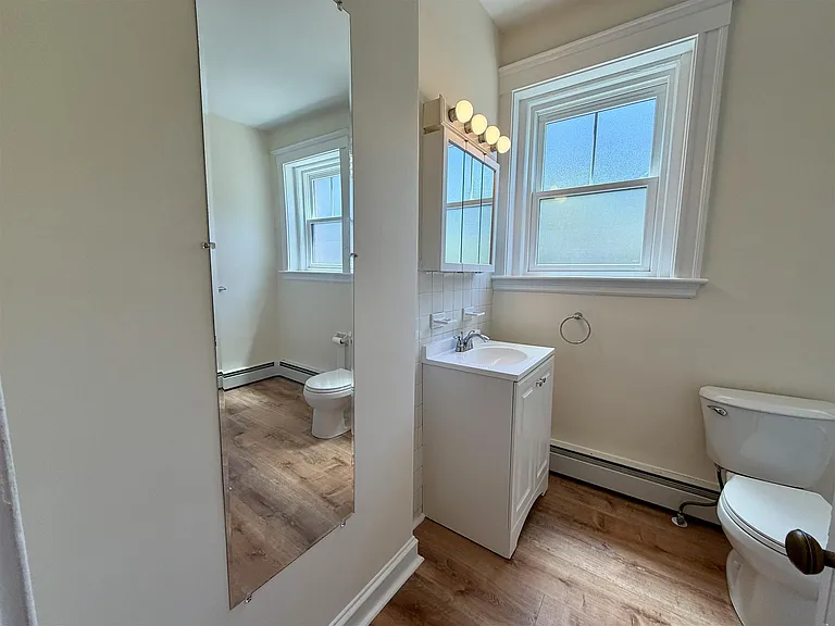 1010 Cambridge St — Photo 9