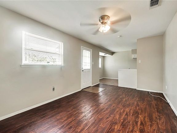 3rd image of 4953 Tracy Dr