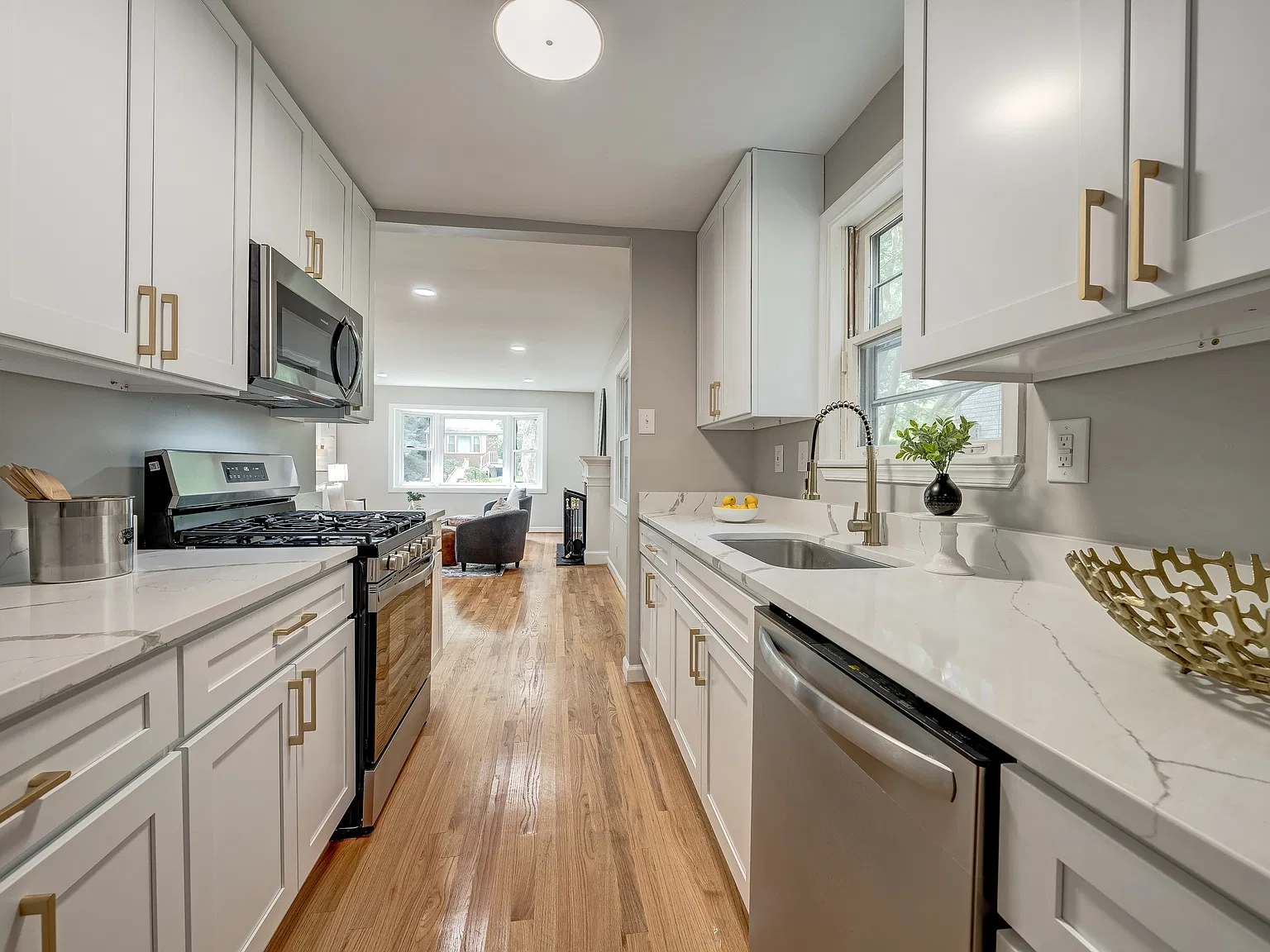 4 bed, 2664 sqft, $3,485 — Photo 4