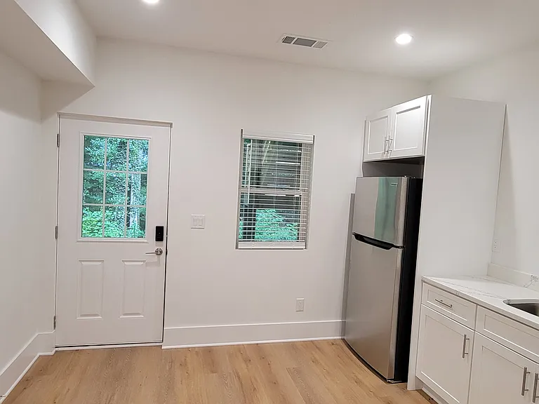 1843 Edington Rd SW #BASEMENT — Photo 8