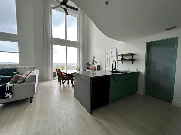 1 Glen Royal Pkwy, Miami, FL