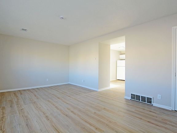 3rd image of 2606 E Hennepin Ave #3