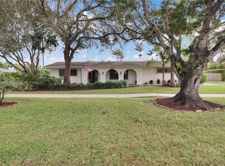 9740 SW 120th St, Miami, FL 33176