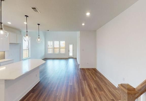 5th image of 237 Sand Lily Ln