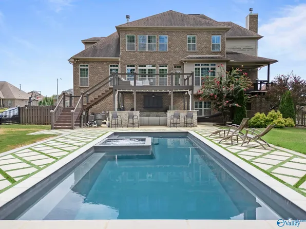 146 Forest Ridge Dr, Huntsville, AL 35806