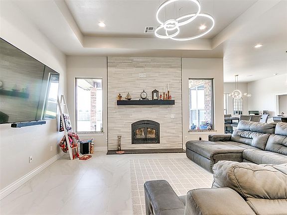 3rd image of 1330 E Silver City Rdg