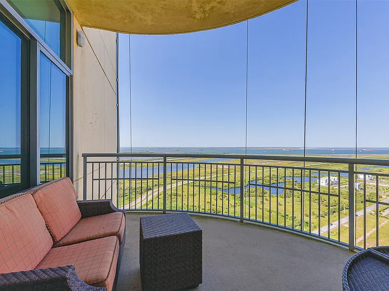 801 E Beach Dr #TW2704 — Photo 24