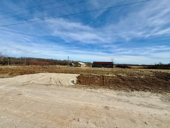 306 Barr W Drive, Cabool, MO 65689