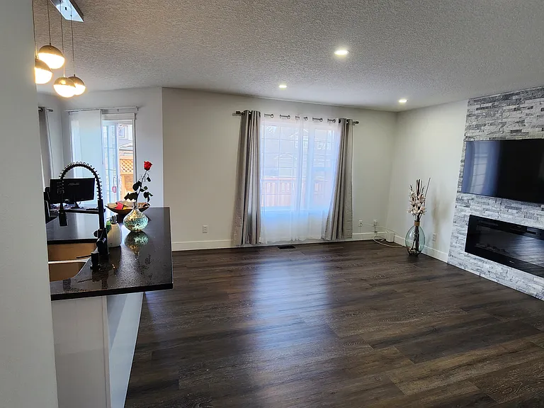 258 Rockborough Grn NW — Photo 5