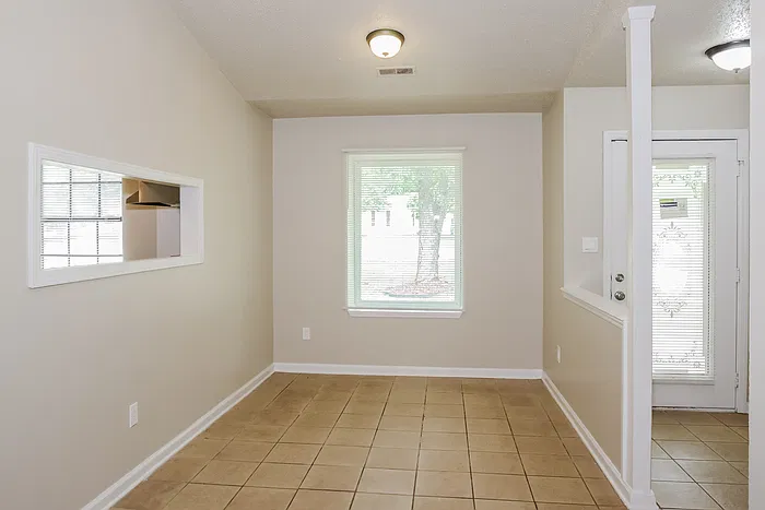 3 bed, 1.5 bath, 1132 sqft, $1,445 — Photo 4