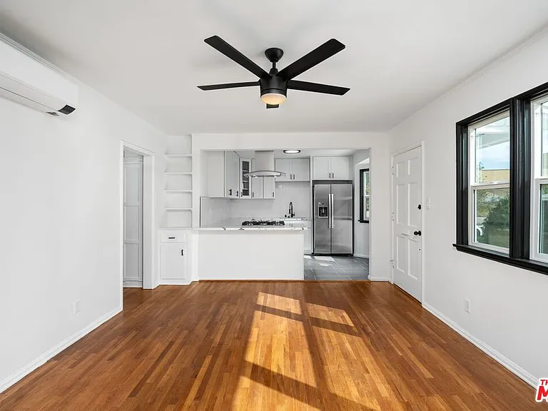 1645 Selby Ave — Photo 8