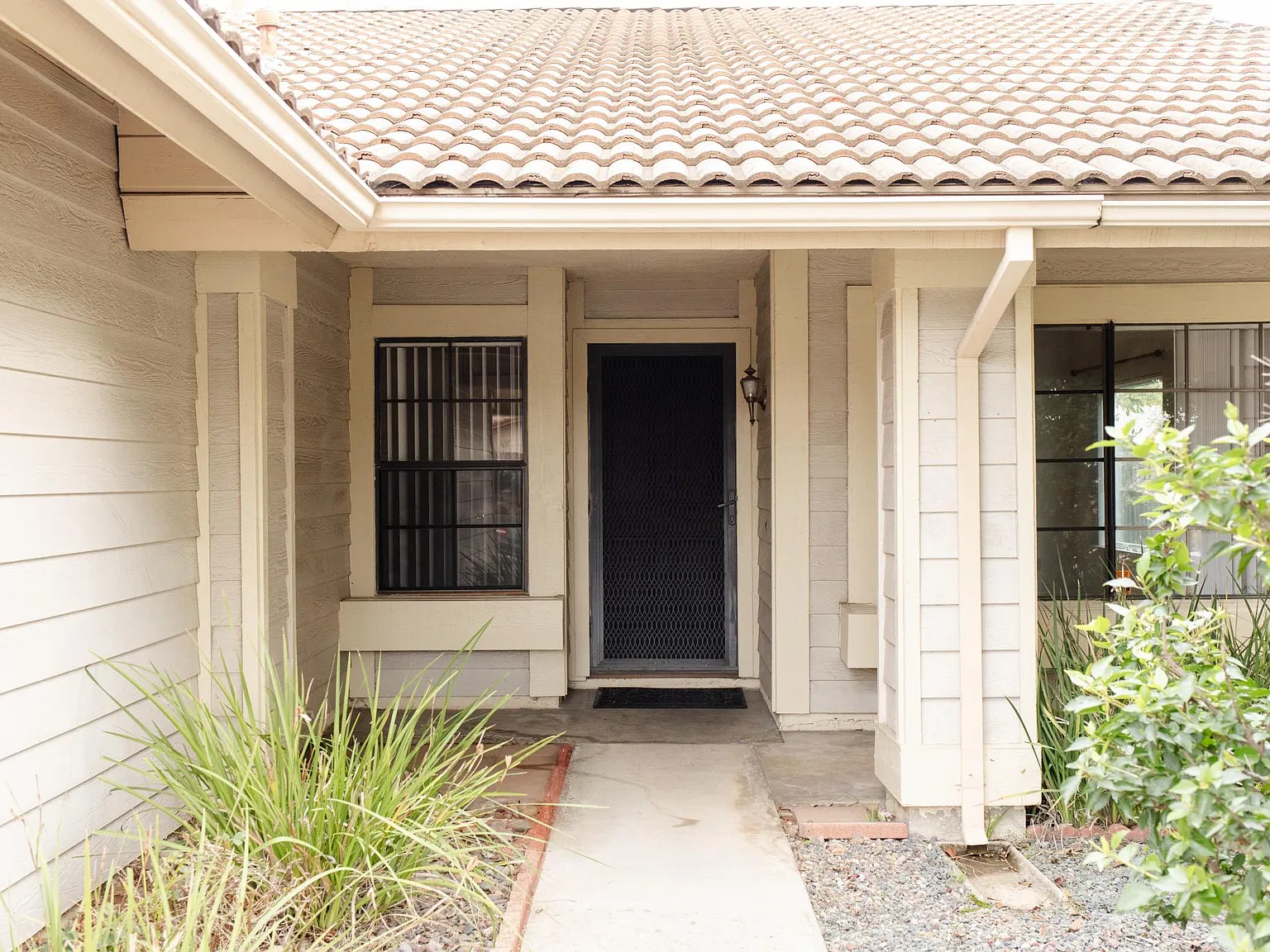 4 bed, 1416 sqft, $4,000 — Photo 2