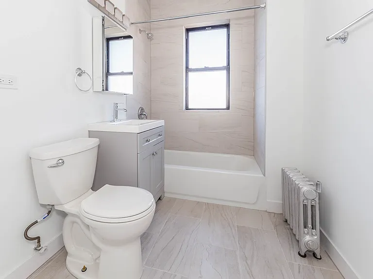 3929 1/2 N Keeler Ave #3S — Photo 4