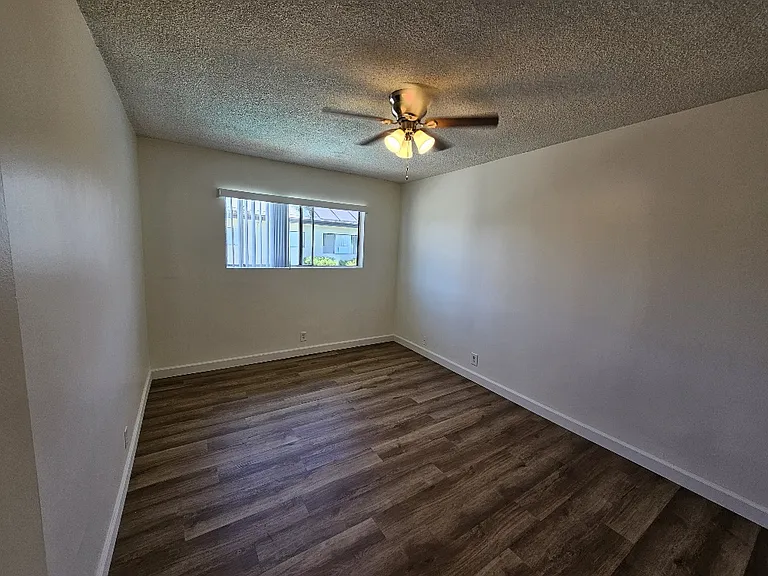 12522 Paramount Blvd #17 — Photo 6