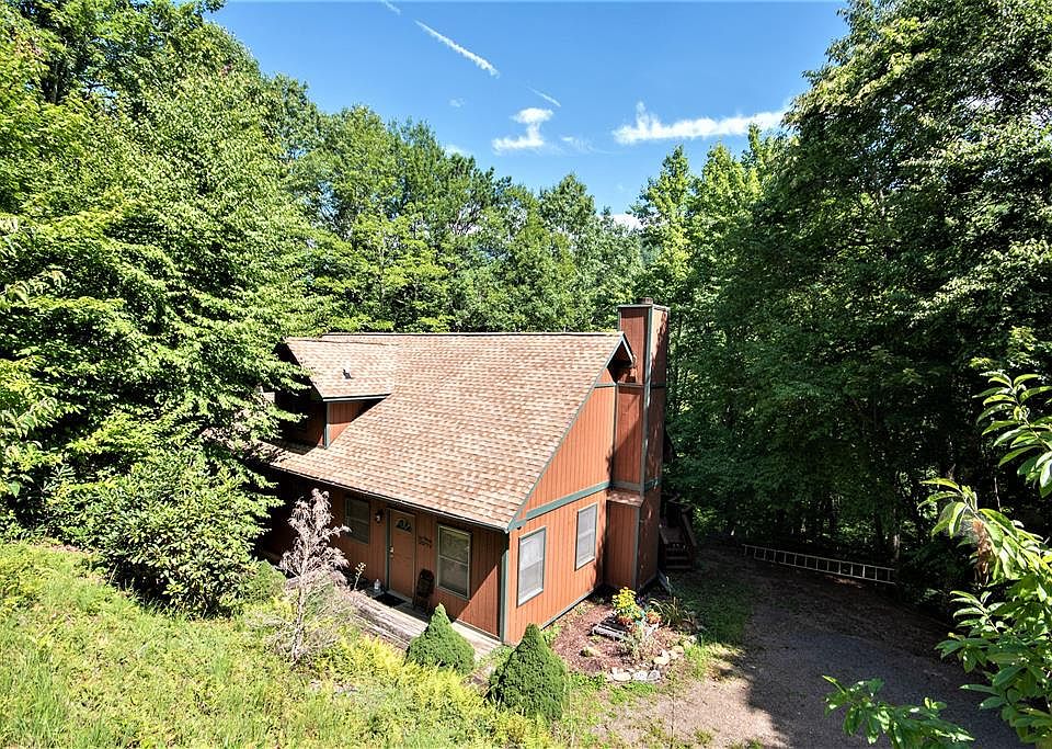 1st image of 1685 Mountain Laurel Dr