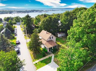 32 Cottage Ave, Tiverton, RI 02878