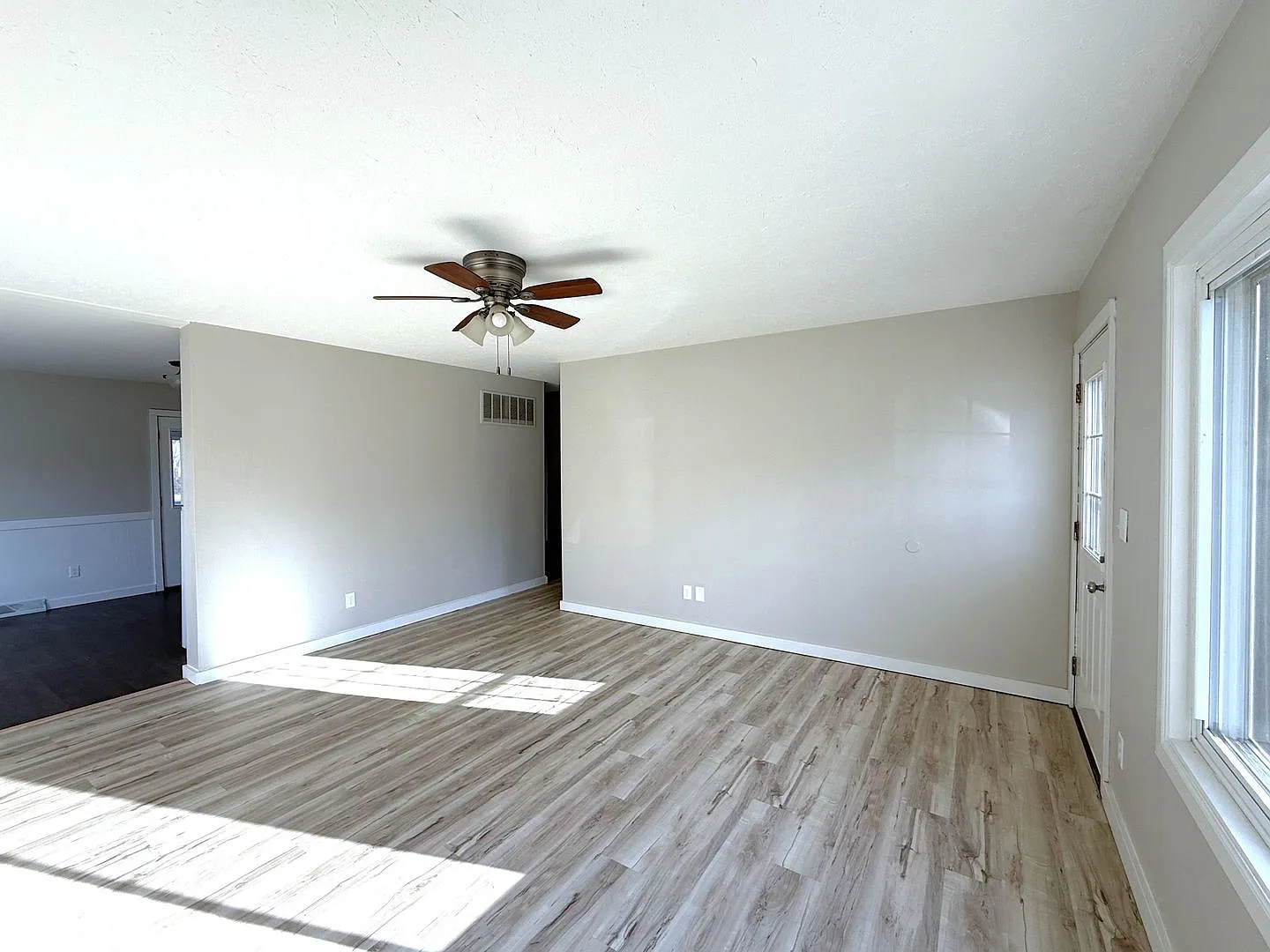 Remodeled 3 bed home — Photo 3