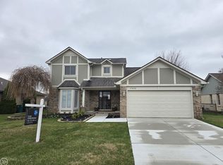 17858 White Plains Dr, Macomb, MI