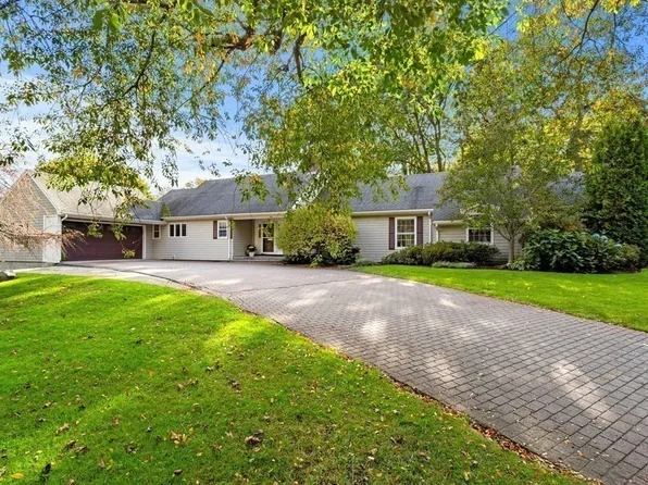 22 Arrowhead Rd, Marblehead, MA 01945