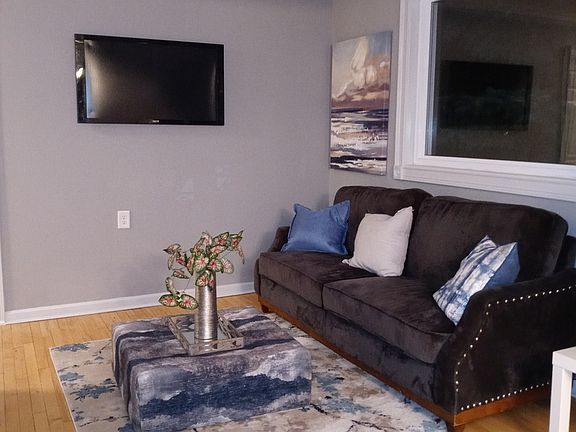 2nd image of 1144 N Austin Blvd #1