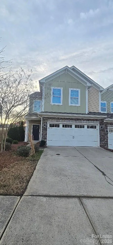 Building Photo - 990 Pennington Dr