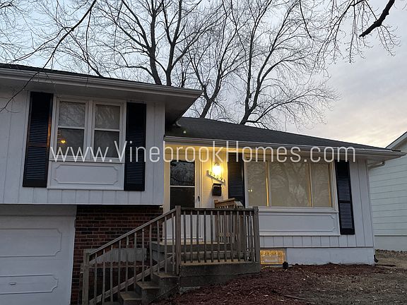 2nd image of 7409 E 118th Pl
