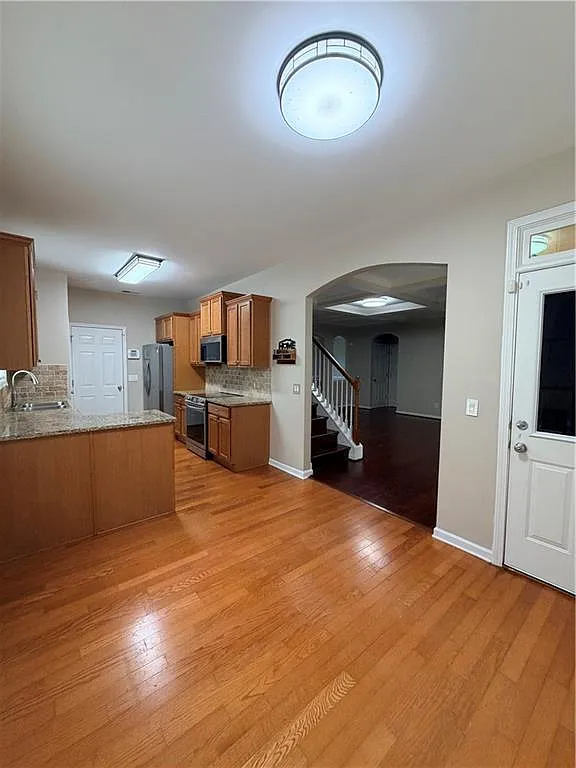 4 bed, 2.5 bath, 2269 sqft, $2,600 — Photo 4