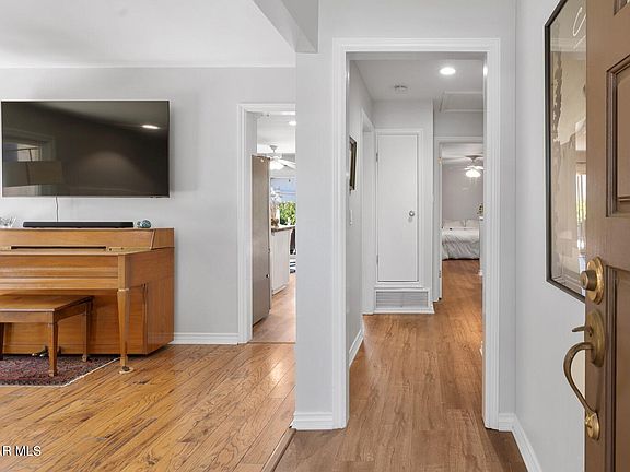 3rd image of 2639 Hartland Cir