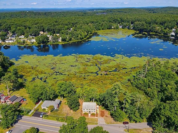 3rd image of 52 Sandy Pond Rd