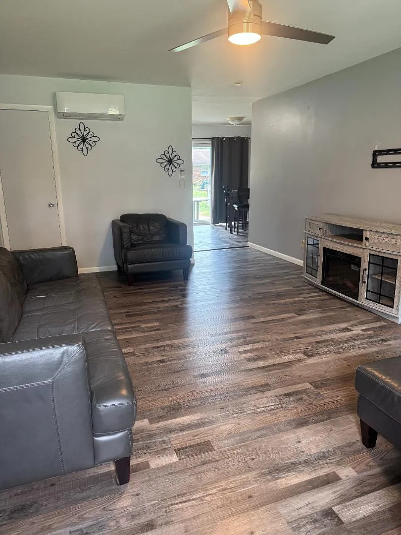 2197 W Glenlord Rd - 2197 W Glenlord — Photo 2