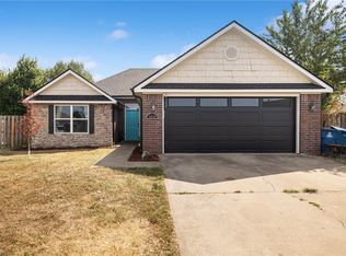 1512 Zachary St, Pea Ridge, AR 72751