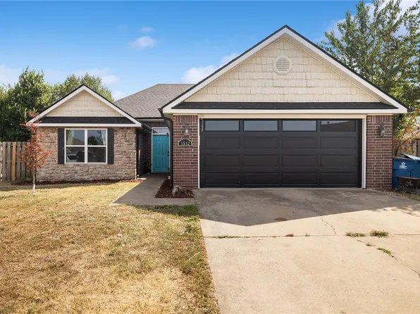 1512 Zachary St, Pea Ridge, AR 72751
