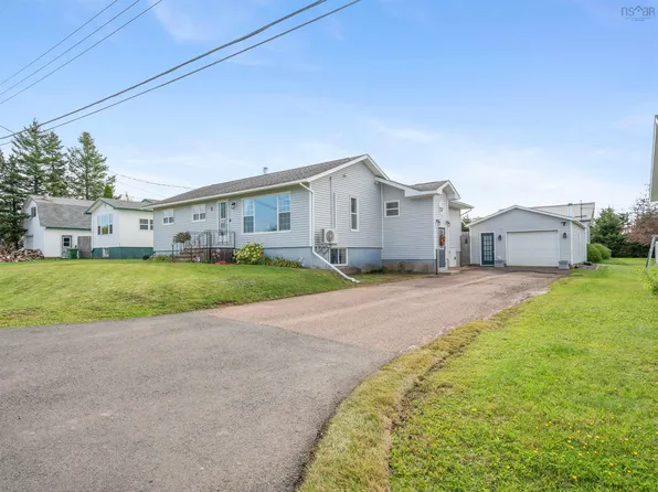 3 Gilroy St, Springhill, NS B0M 1X0