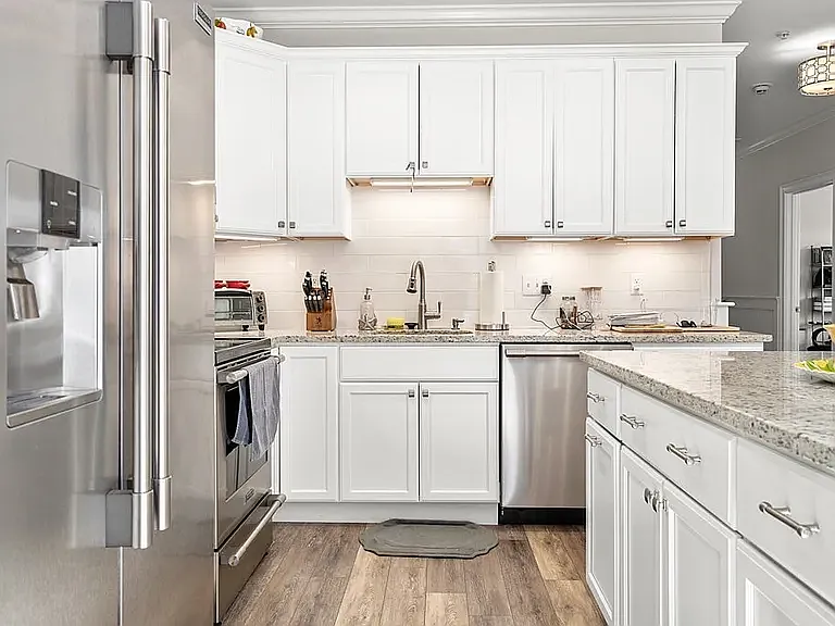 112 Main St #8 — Photo 3