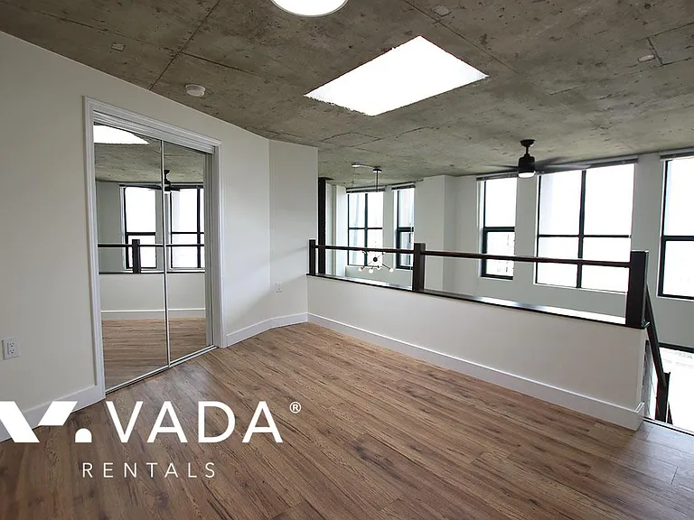 22 Cordova St E #808 — Photo 10