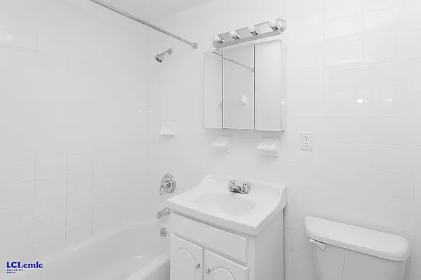 Rented by LC Lemle Real Estate Group | media 17