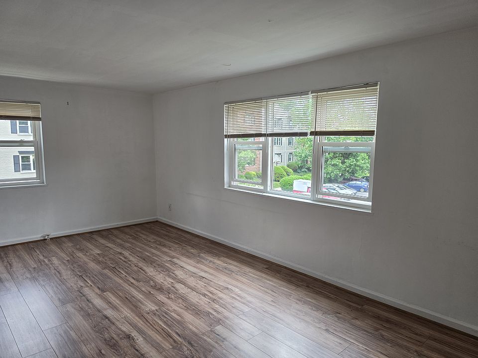 1st image of 3043 Patrick Henry Dr APT 202