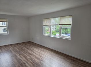 3043 Patrick Henry Dr APT 202, Falls Church, VA 22044