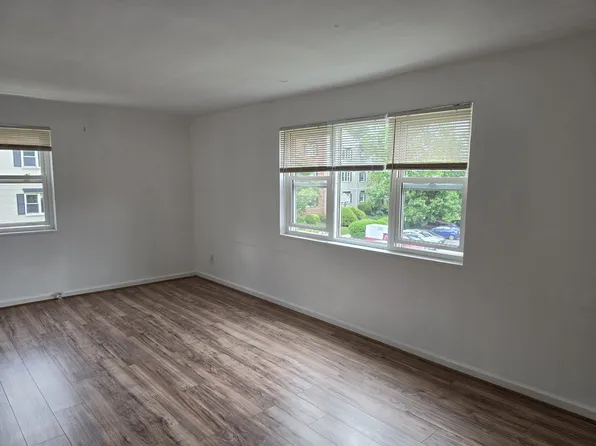 3043 Patrick Henry Dr APT 202, Falls Church, VA 22044