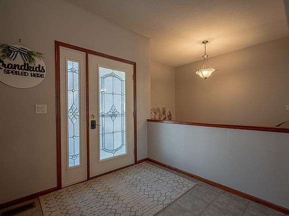 3rd image of 131 W Creek Dr