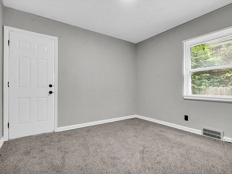 16639 Ward St — Photo 11