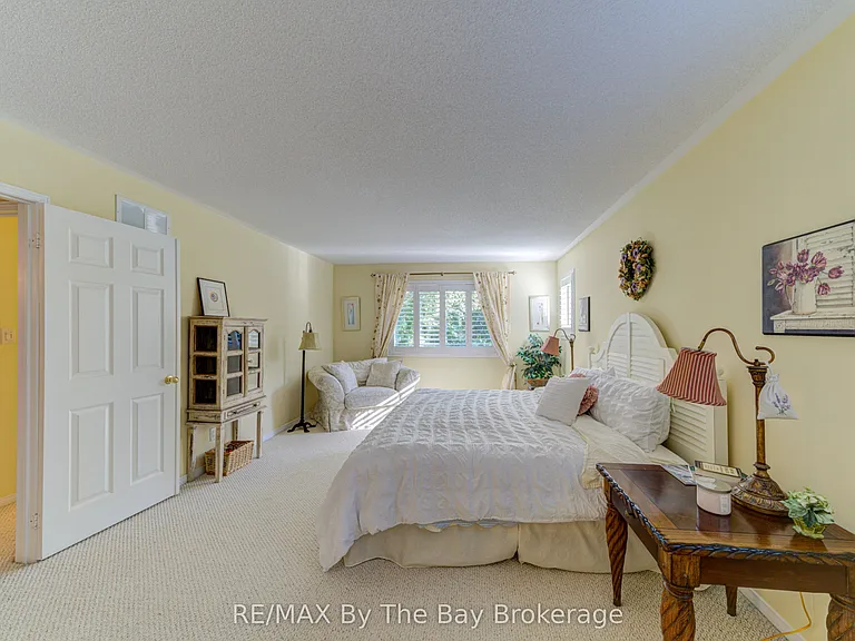 32 Green Briar Dr — Photo 13