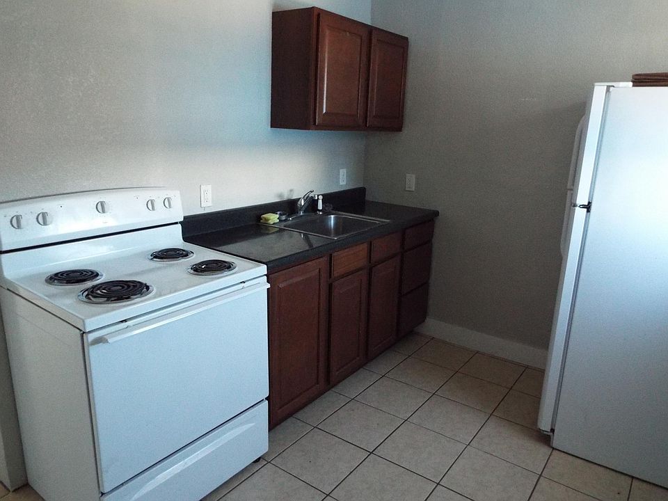 2nd image of 312 S Avenue G APT 2