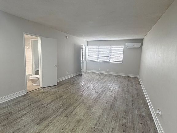 3rd image of 1931 NE 51st St #27