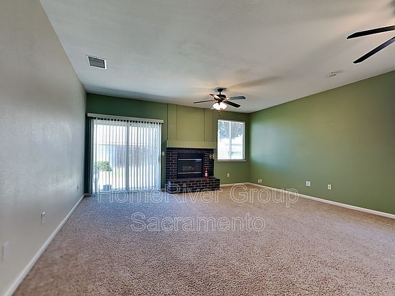 4th image of 8339 Carriage Oaks Way