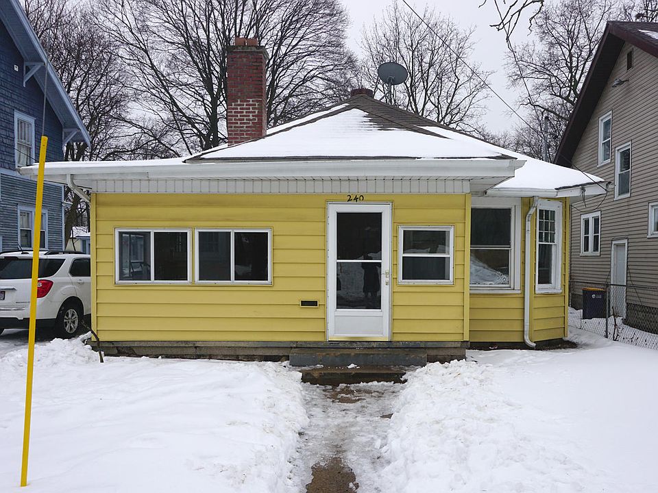1st image of 240 Griggs St SE