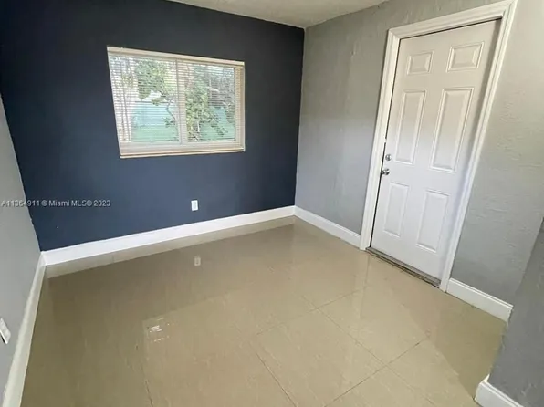 2720 NW 2nd St, Pompano Beach, FL 33069