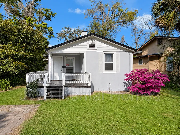 1610 Minerva Ave — Photo 1