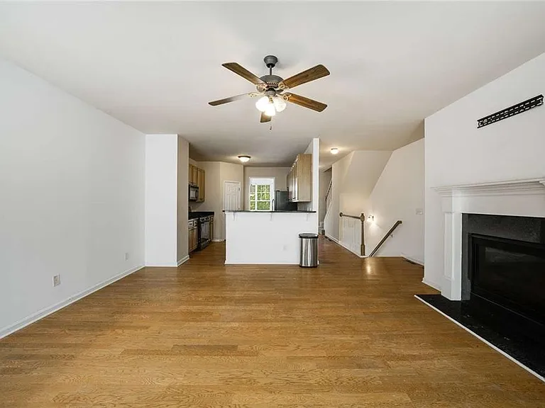 1798 Oakbrook Ln NW #8 — Photo 13